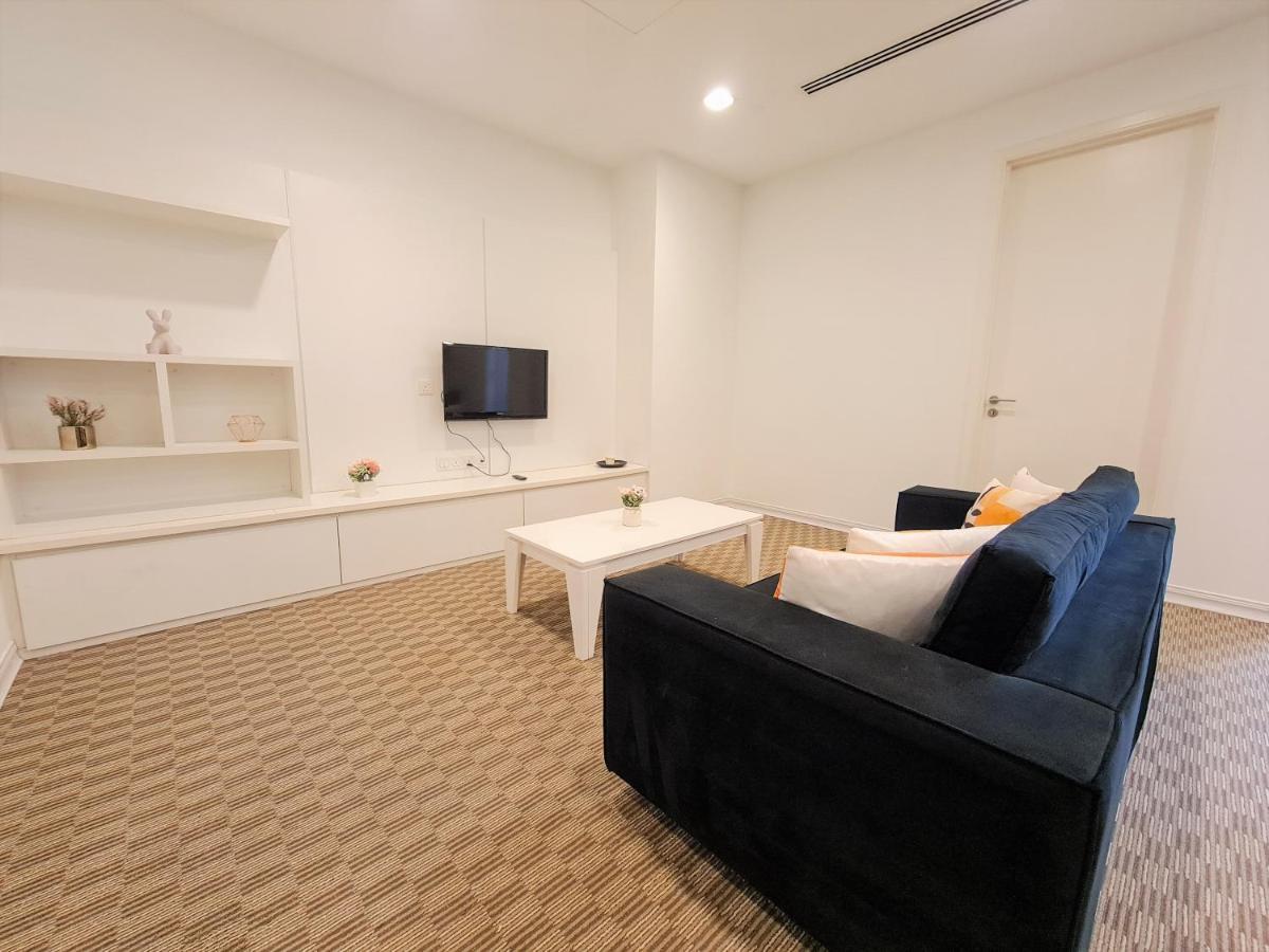 KLCC Binjai 8 Premium Soho Apartment by Sarah's Lodge Kuala Lumpur Bagian luar foto