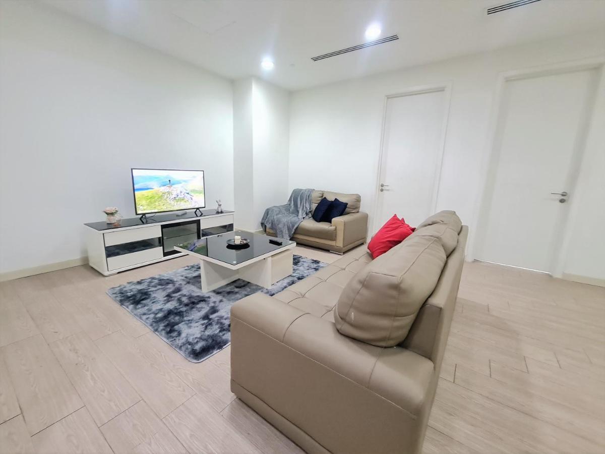 KLCC Binjai 8 Premium Soho Apartment by Sarah's Lodge Kuala Lumpur Bagian luar foto