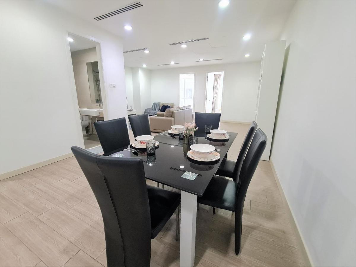 KLCC Binjai 8 Premium Soho Apartment by Sarah's Lodge Kuala Lumpur Bagian luar foto