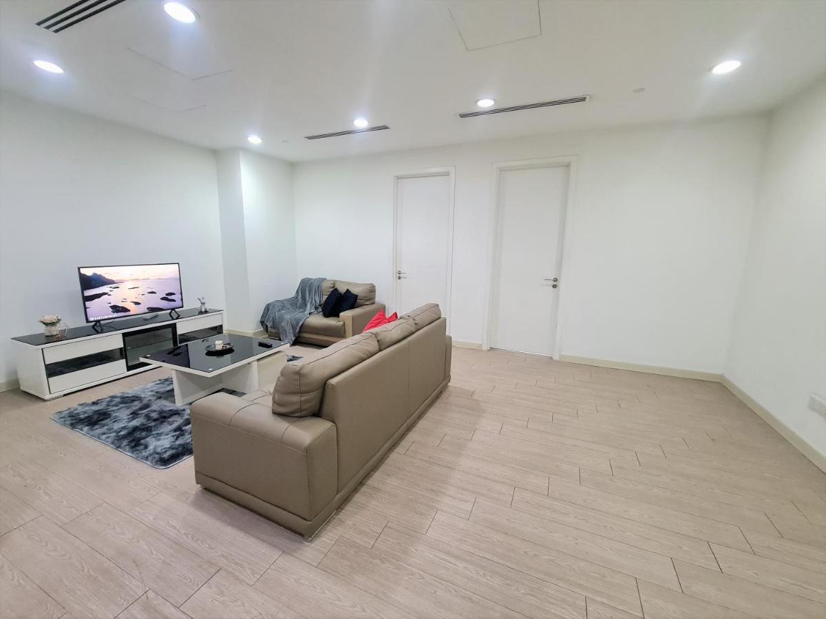 KLCC Binjai 8 Premium Soho Apartment by Sarah's Lodge Kuala Lumpur Bagian luar foto