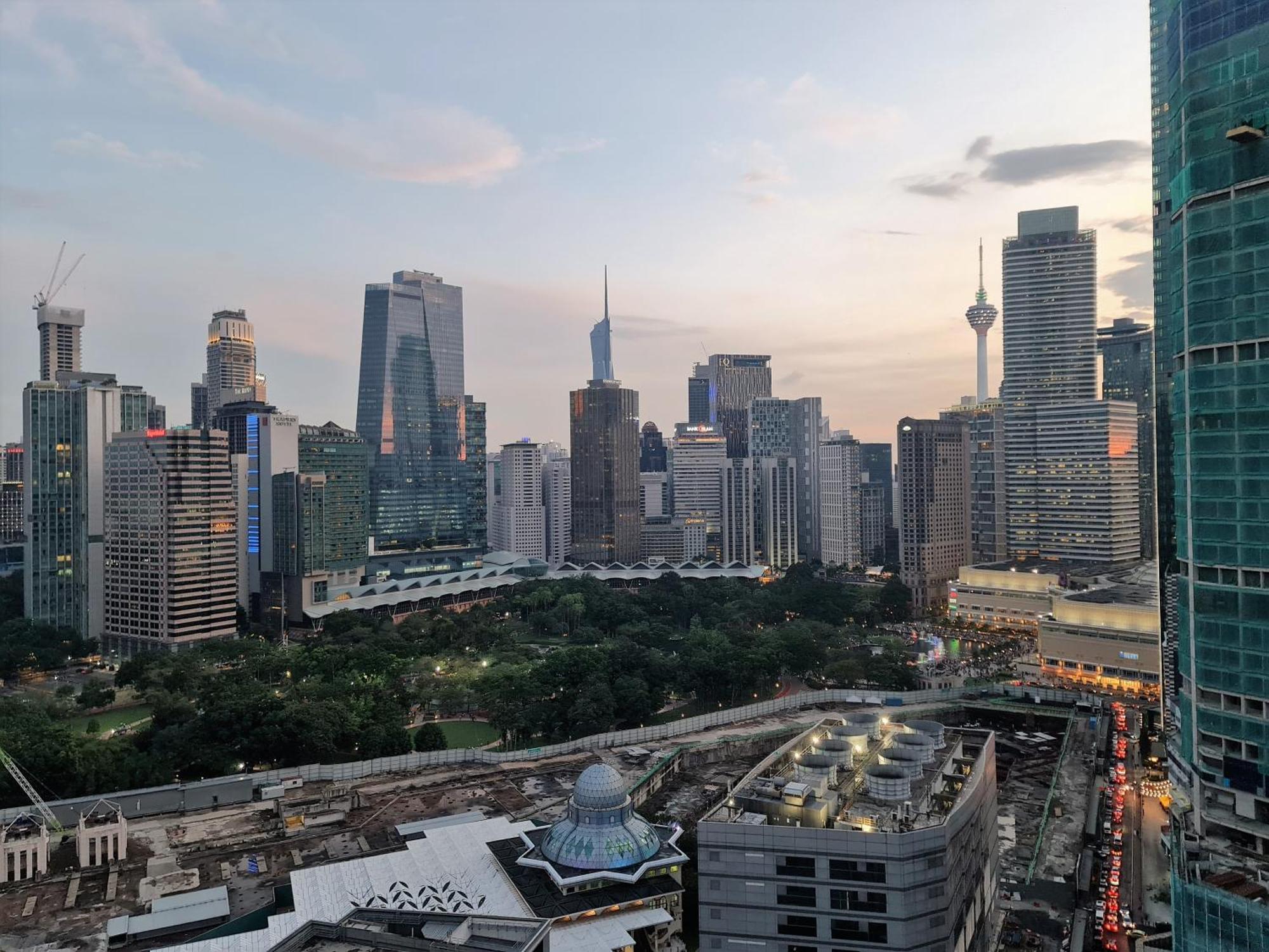 KLCC Binjai 8 Premium Soho Apartment by Sarah's Lodge Kuala Lumpur Bagian luar foto