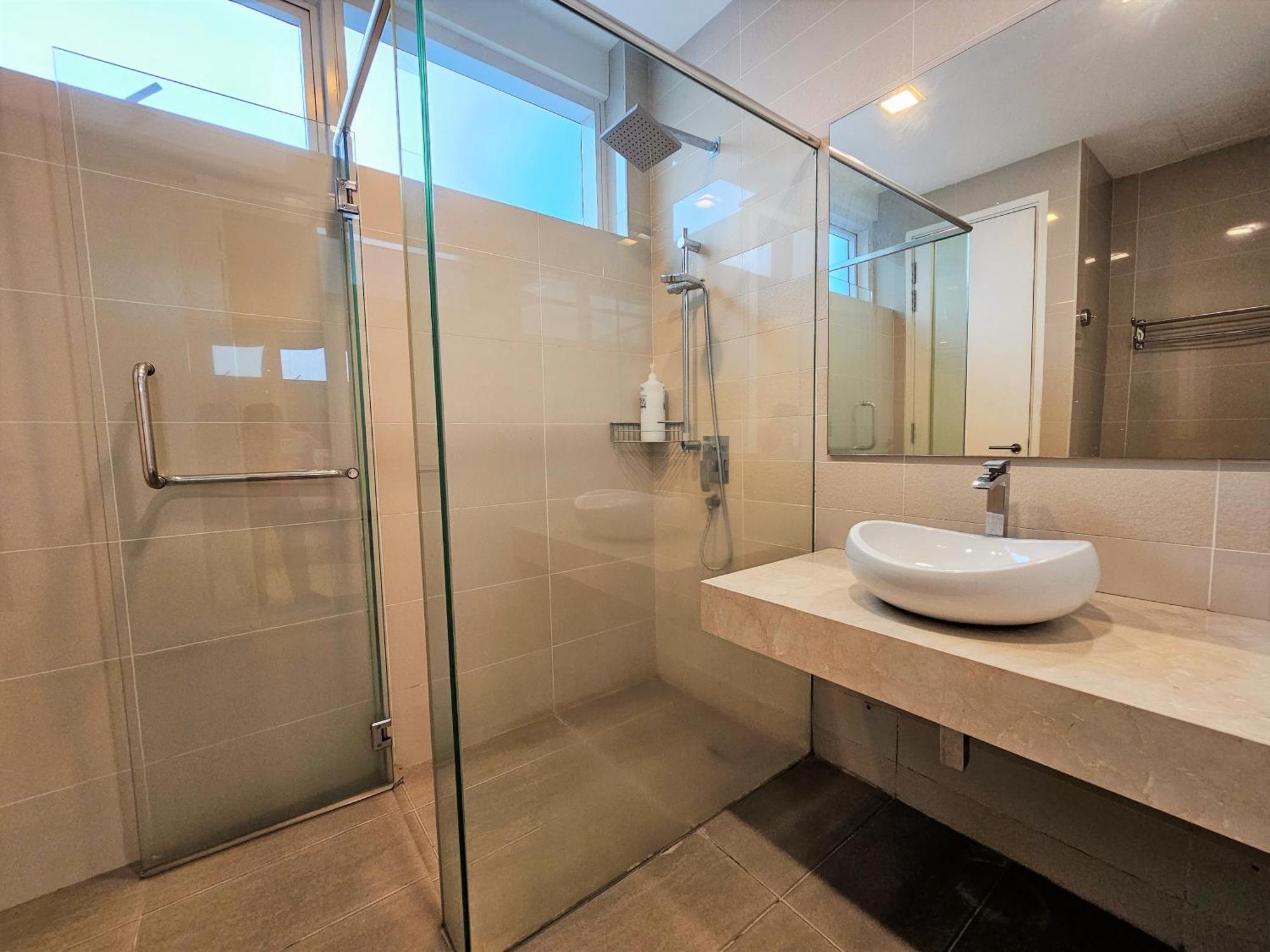 KLCC Binjai 8 Premium Soho Apartment by Sarah's Lodge Kuala Lumpur Bagian luar foto