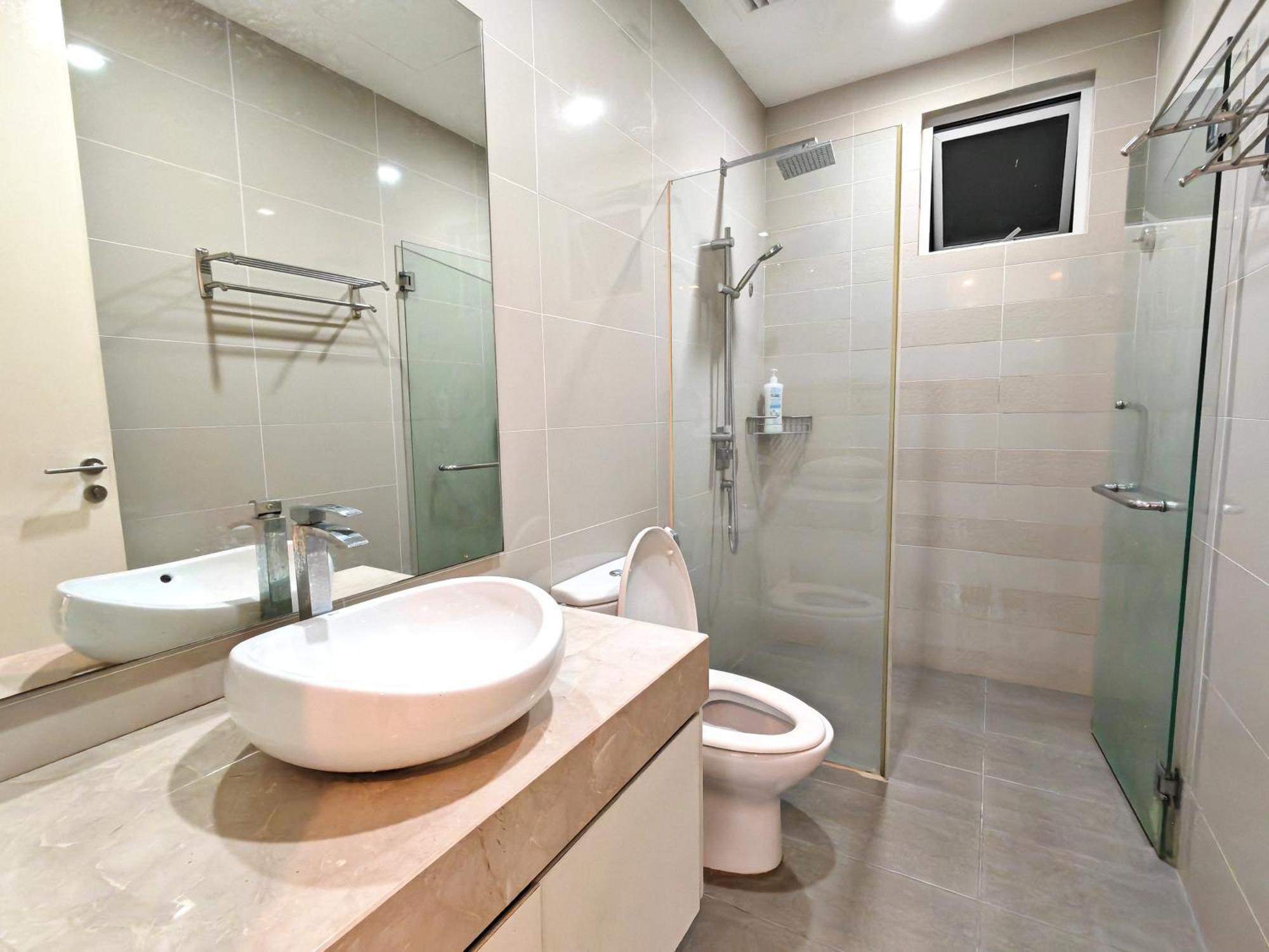 KLCC Binjai 8 Premium Soho Apartment by Sarah's Lodge Kuala Lumpur Bagian luar foto