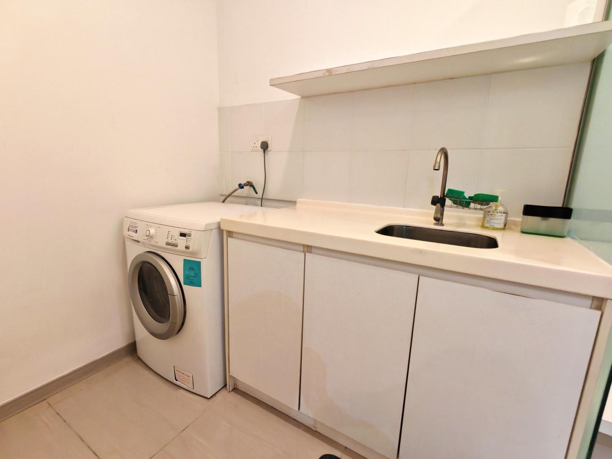 KLCC Binjai 8 Premium Soho Apartment by Sarah's Lodge Kuala Lumpur Bagian luar foto